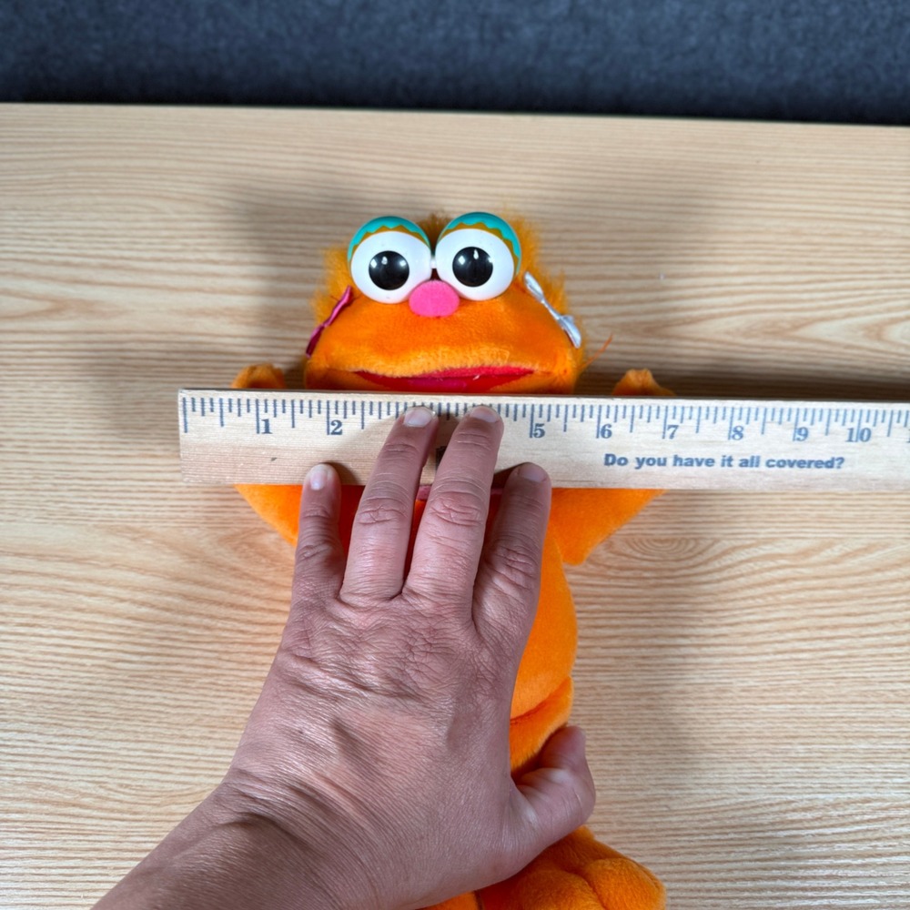Vintage 2001 Sesame Street Zoe Plush Fisher Price Mattel 90526 Orange 11 inch - Picture 9 of 10